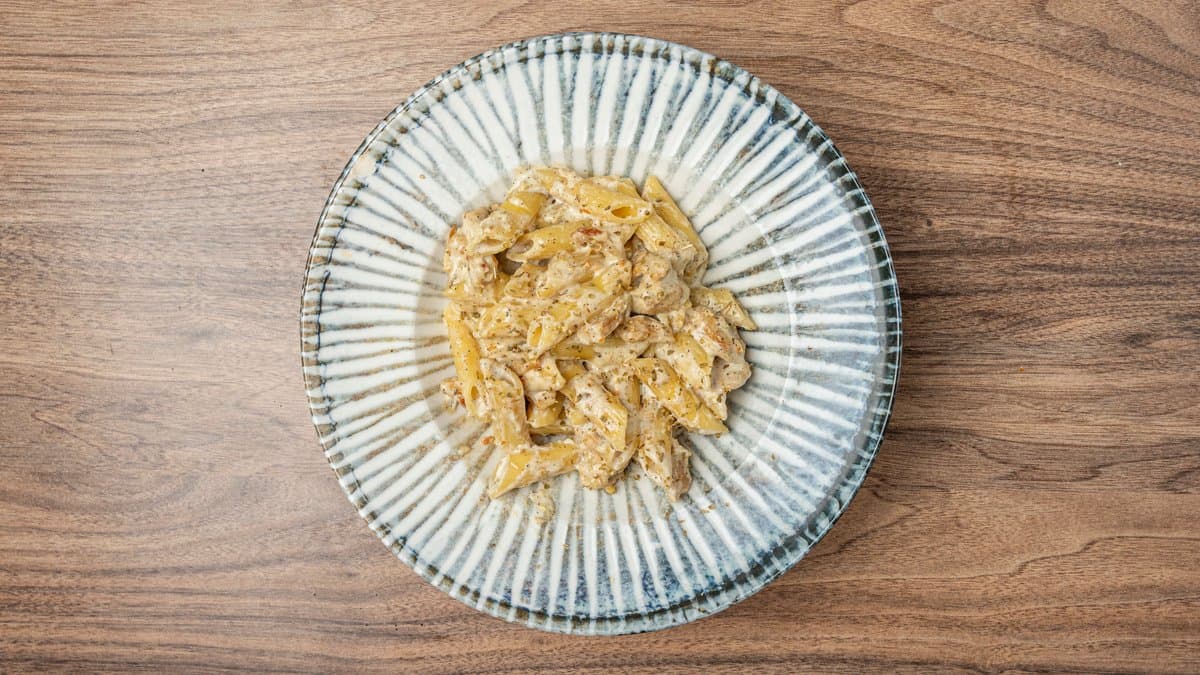 Pasta with Creamy Chicken Sauce