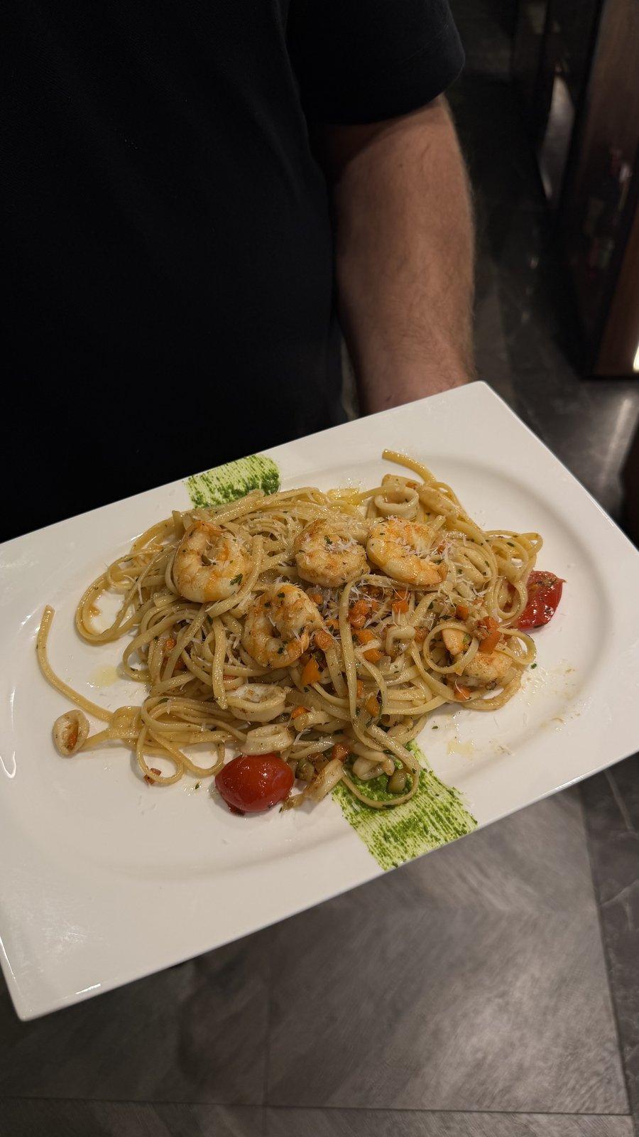 Linguini me Fruta Deti