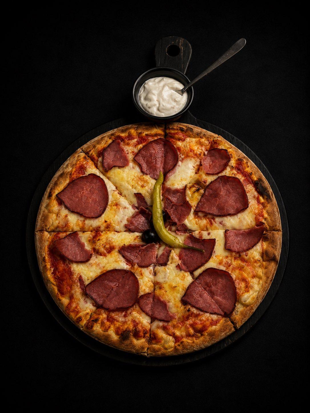 Pizza Përshutë