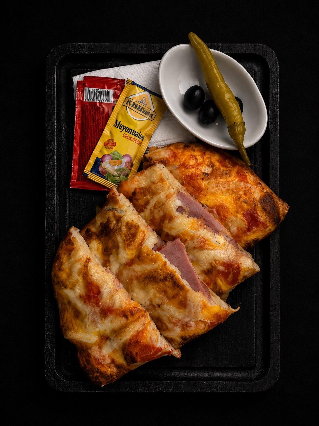 Sandwich Përshutë në petë