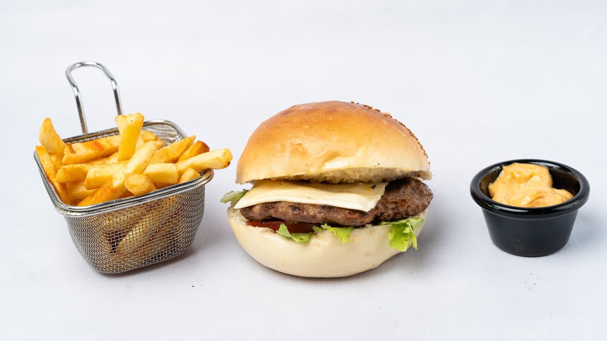 Classic Cheeseburger