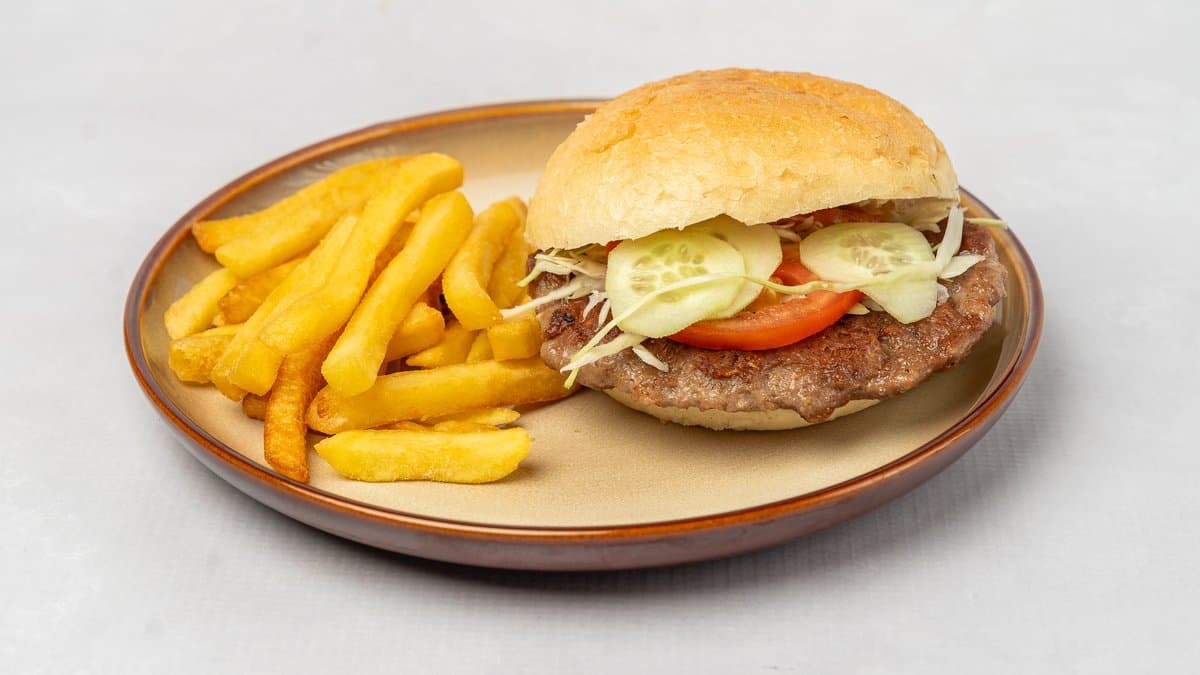 Hamburger me Pomfrit