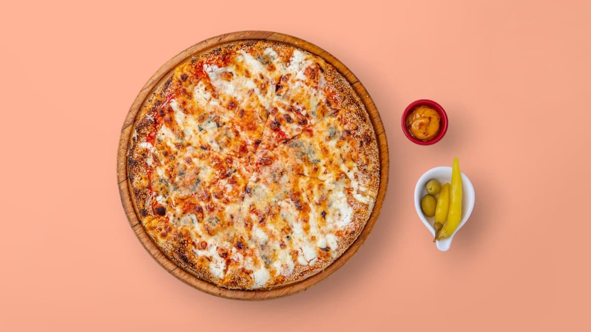 Pizza Katër Djathrat — e vogel