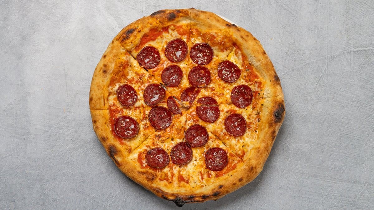 Pizza Peperoni — E vogël