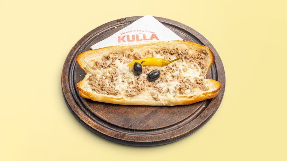Sandwich tuna në bukë
